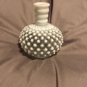 Elegant White Textured Vase hobnail